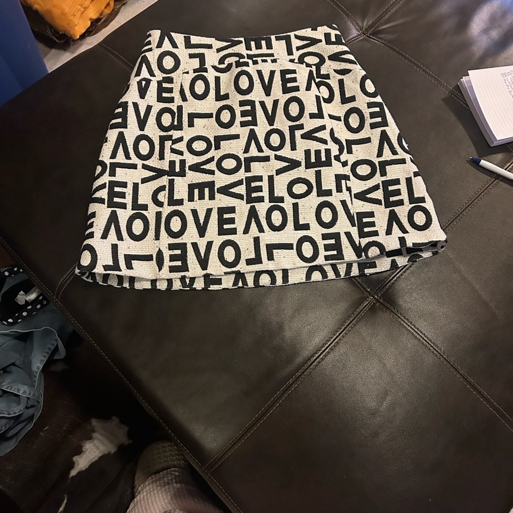 Alice + Olivia Black and Cream Text Print Mini Skirt